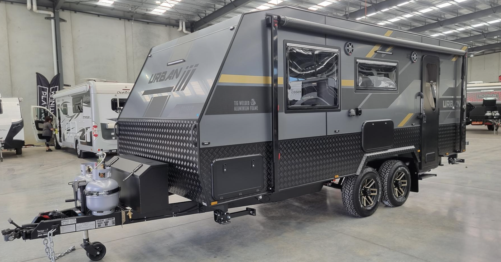 2026 Urban Caravans Tungsten Track 20' Couples